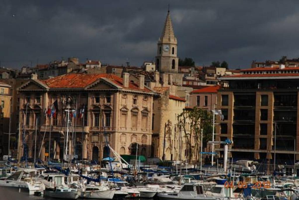 Apartmán Sous Le Clocher Marseille Pokoj fotografie